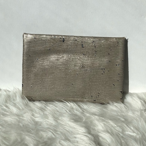 CLOSET CLOSING 7/31--FINAL SALE - Picture 2 of 4